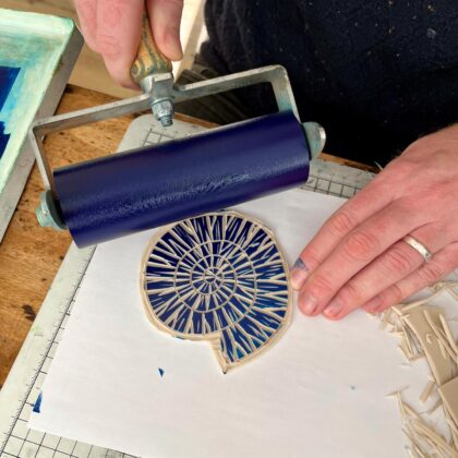 Family workshop fossil painting